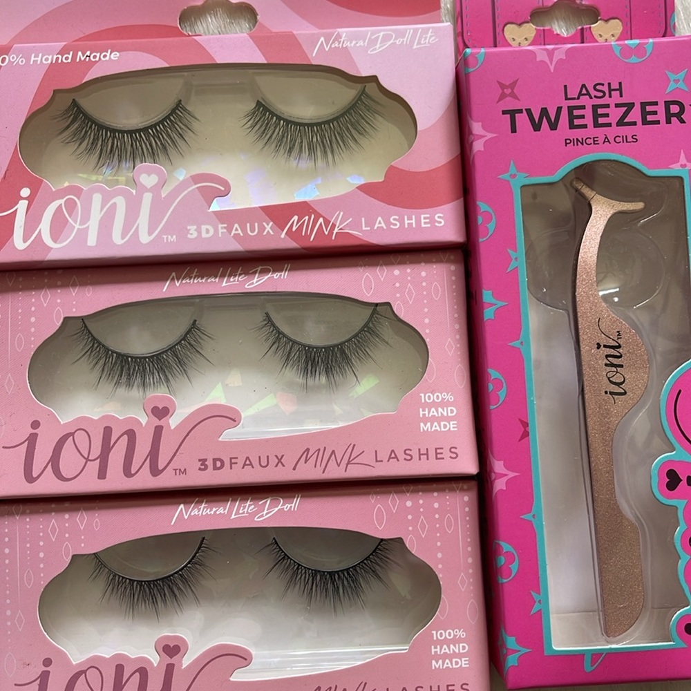 Ioni Cosmetics Faux Mink Natural Lite Doll Vegan Handmade Lashes & Tweezer Set